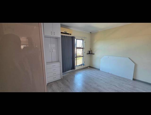 3 BEDROOM APARTMENT FOR SALE IN VERULAM CENTRAL
